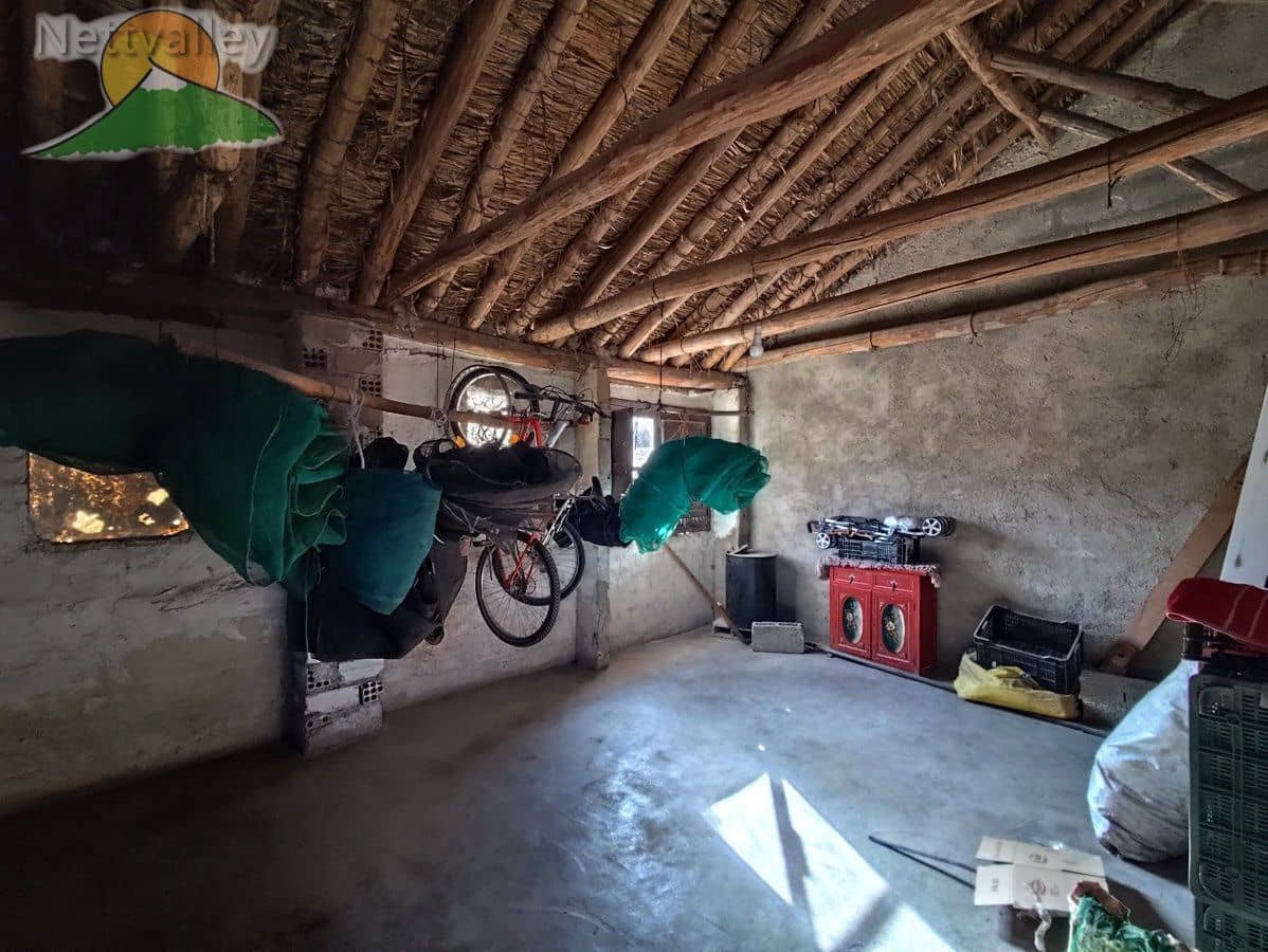 6 bedroom Townhouse for sale in Durcal with garage - € 250,000 (Ref: 9383196)