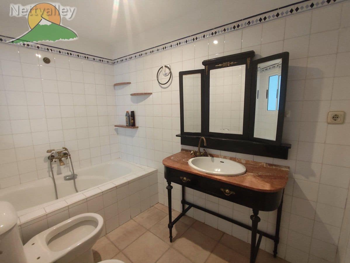 3 soveværelse Byhus til salg i Granada by - € 269.000 (Ref: 9383197)