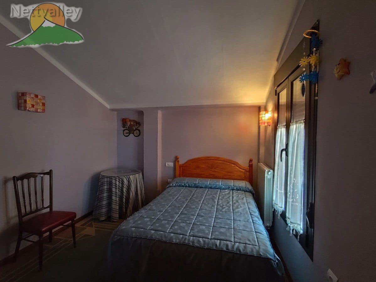 4 bedroom Townhouse for sale in Niguelas with garage - € 429,000 (Ref: 9390811)