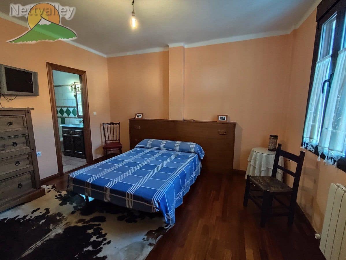 4 bedroom Townhouse for sale in Niguelas with garage - € 429,000 (Ref: 9390811)