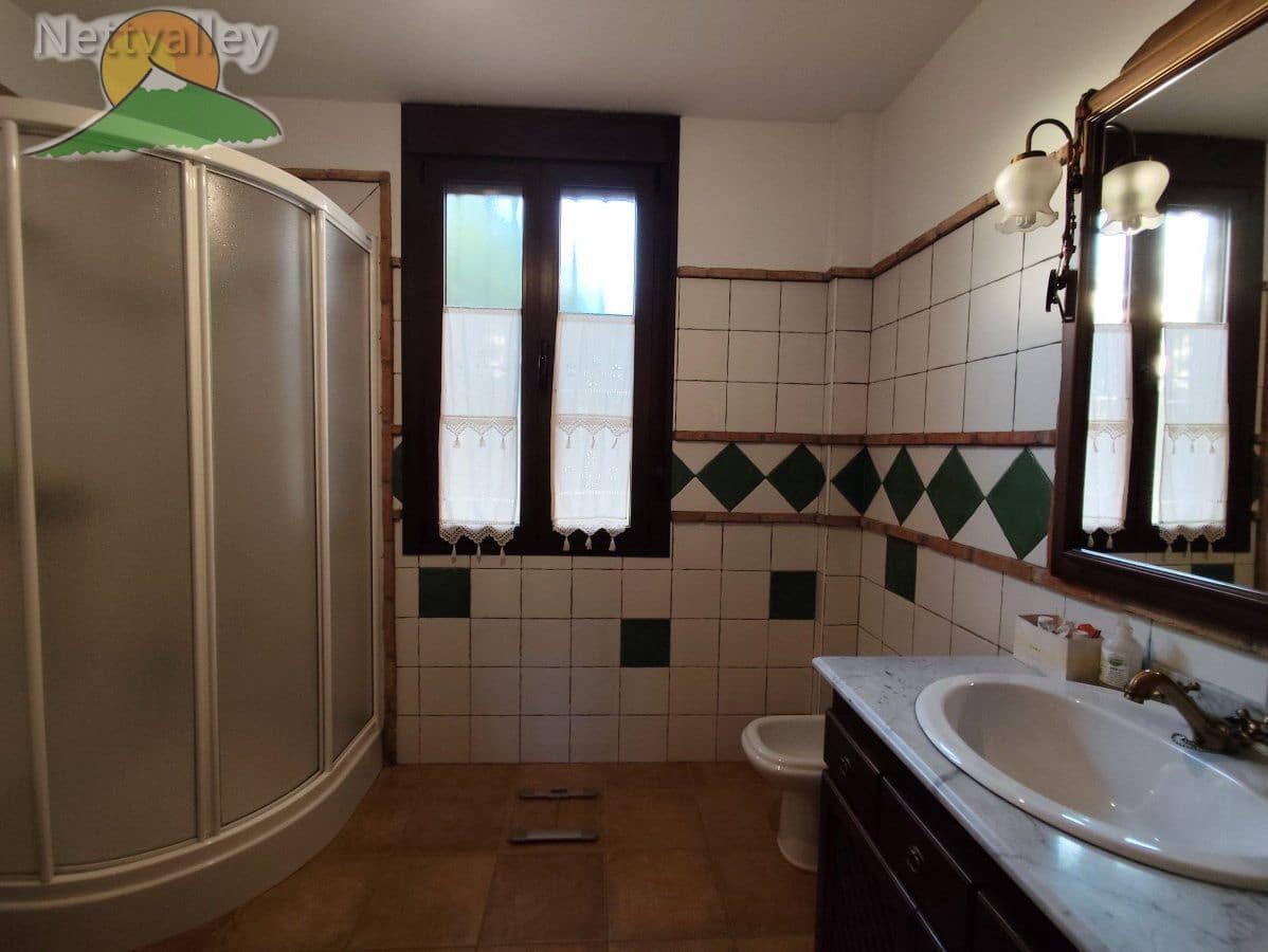 4 bedroom Townhouse for sale in Niguelas with garage - € 429,000 (Ref: 9390811)