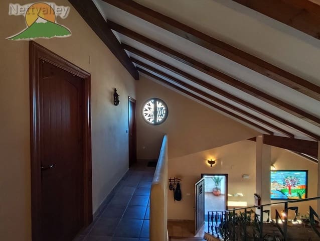 4 soveværelse Byhus til salg i Nigüelas med garage - € 429.000 (Ref: 9390811)