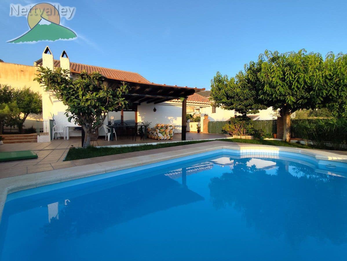 4 bedroom Townhouse for sale in Niguelas with garage - € 429,000 (Ref: 9390811)