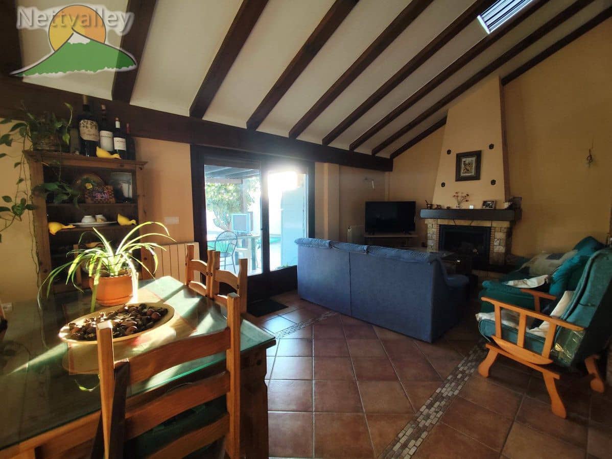 4 bedroom Townhouse for sale in Niguelas with garage - € 429,000 (Ref: 9390811)