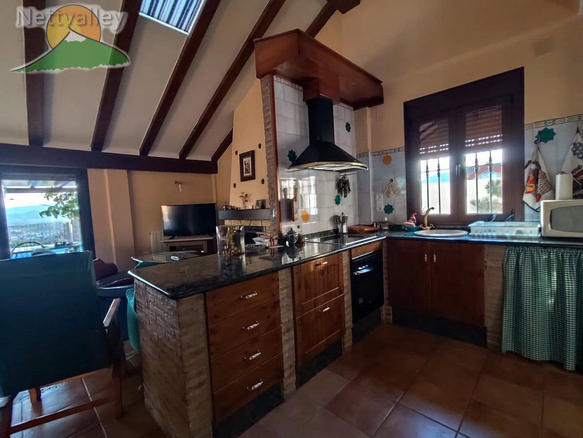 4 bedroom Townhouse for sale in Niguelas with garage - € 429,000 (Ref: 9390811)