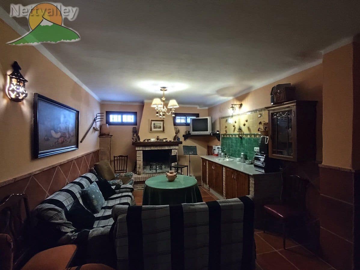 4 bedroom Townhouse for sale in Niguelas with garage - € 429,000 (Ref: 9390811)