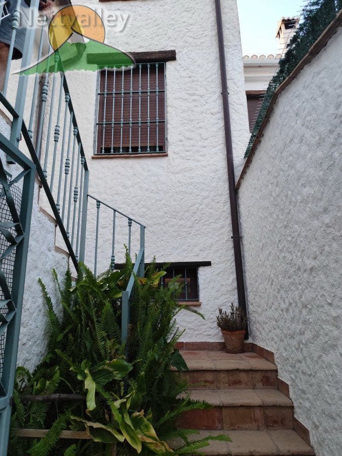 4 bedroom Townhouse for sale in Niguelas with garage - € 429,000 (Ref: 9390811)