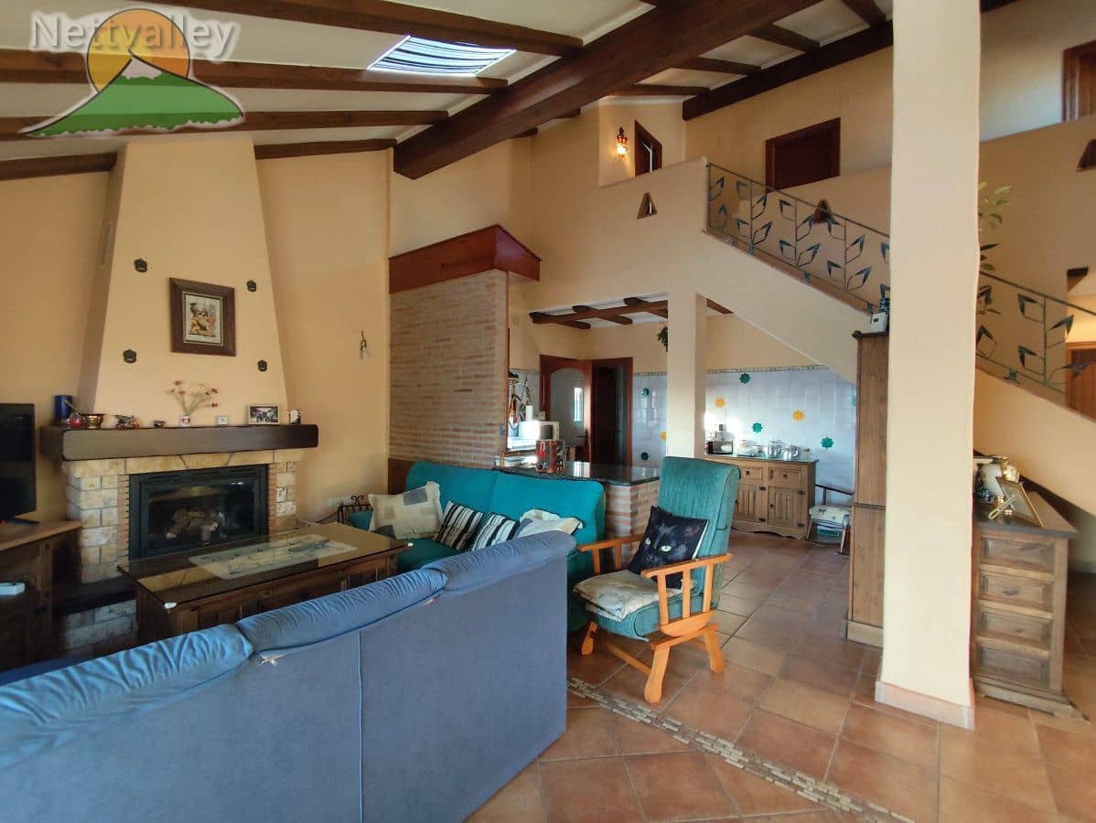 4 bedroom Townhouse for sale in Niguelas with garage - € 429,000 (Ref: 9390811)