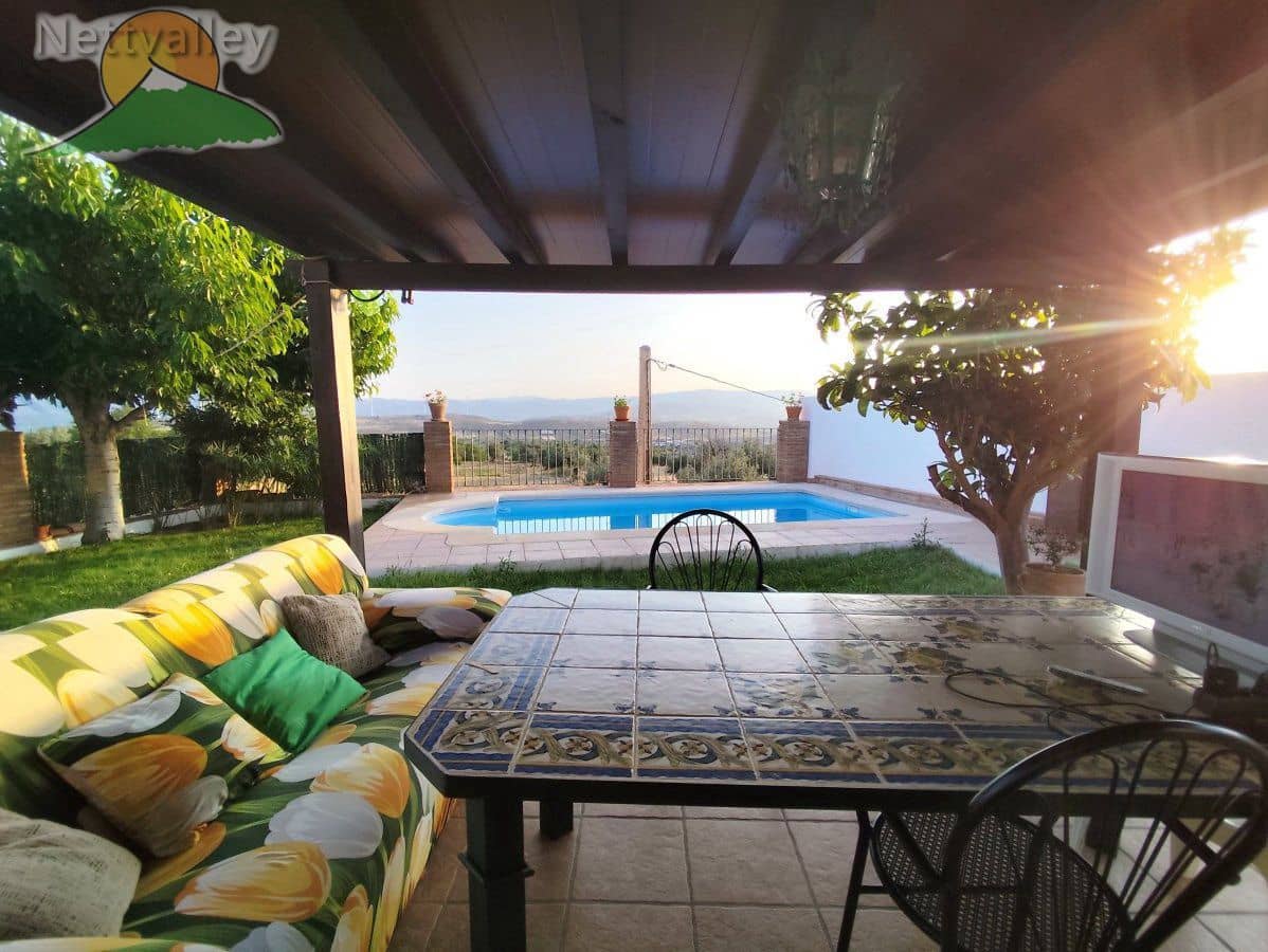 4 bedroom Townhouse for sale in Niguelas with garage - € 429,000 (Ref: 9390811)