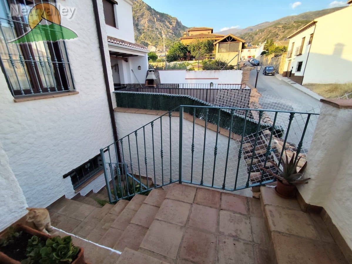 4 bedroom Townhouse for sale in Niguelas with garage - € 429,000 (Ref: 9390811)