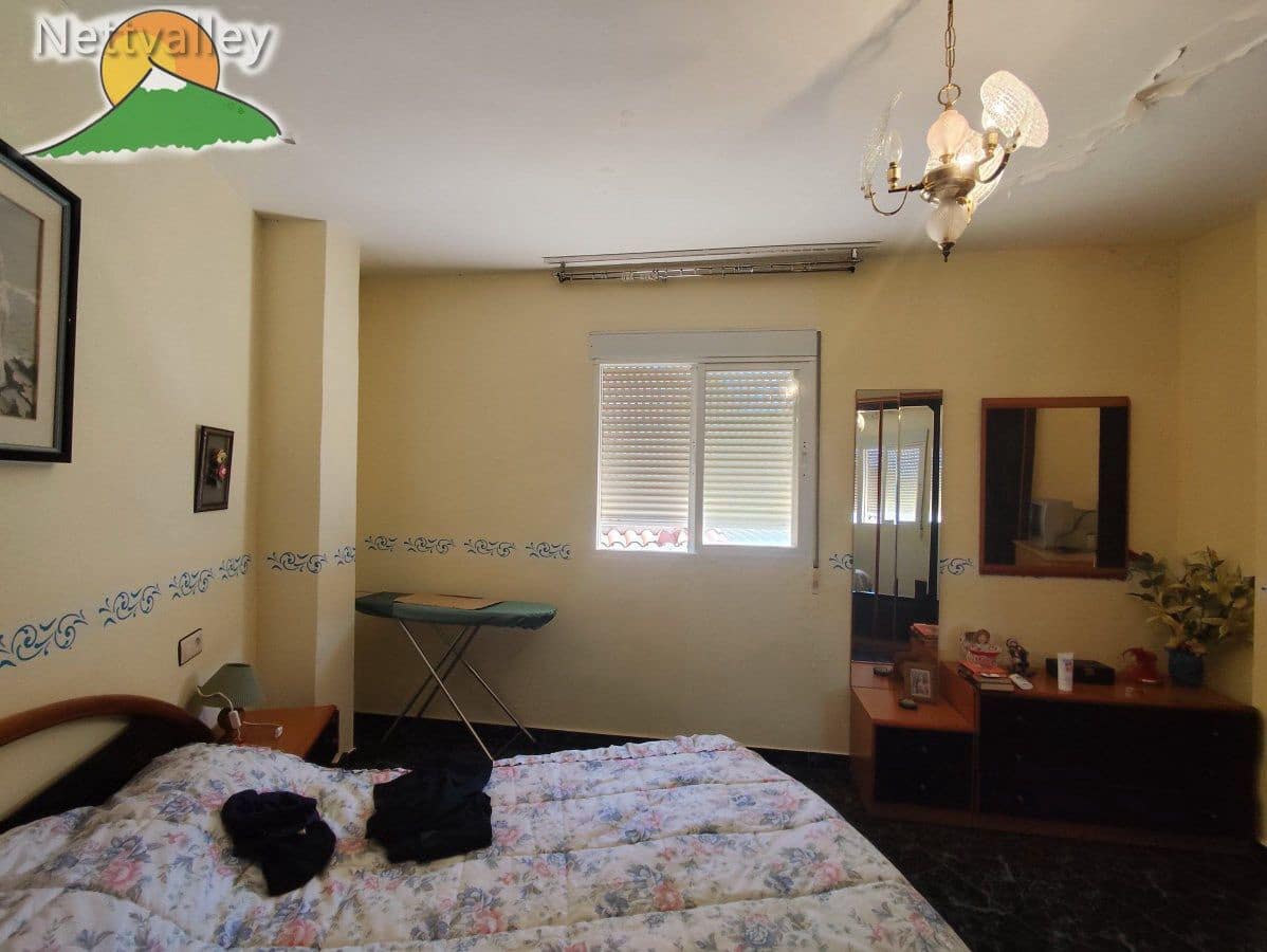 4 bedroom Townhouse for sale in Izbor - € 70,000 (Ref: 9543131)