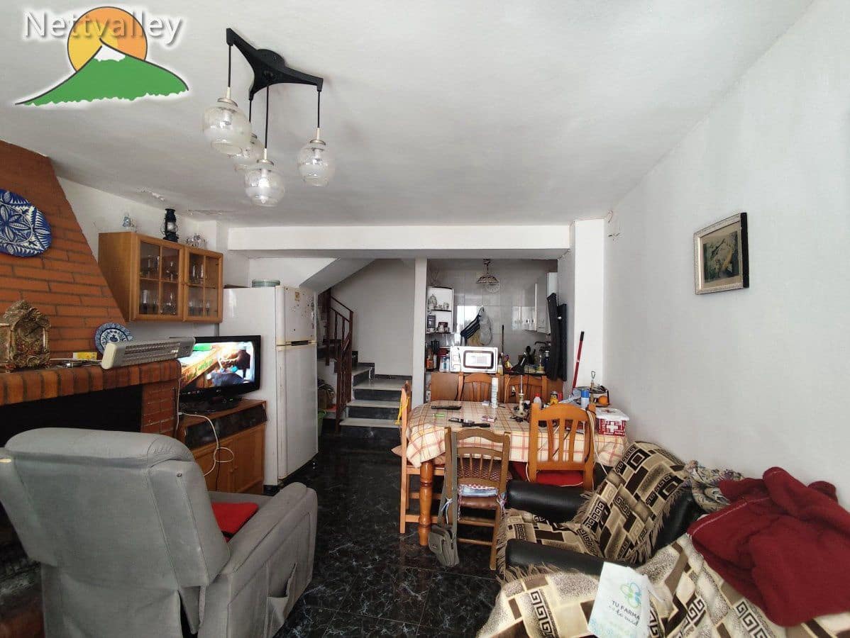 4 bedroom Townhouse for sale in Izbor - € 70,000 (Ref: 9543131)