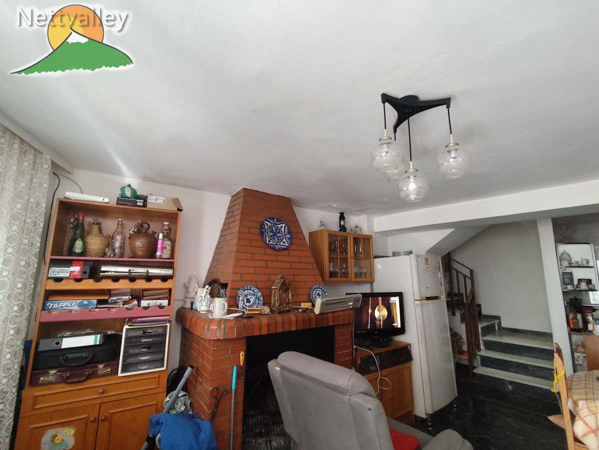 4 bedroom Townhouse for sale in Izbor - € 70,000 (Ref: 9543131)