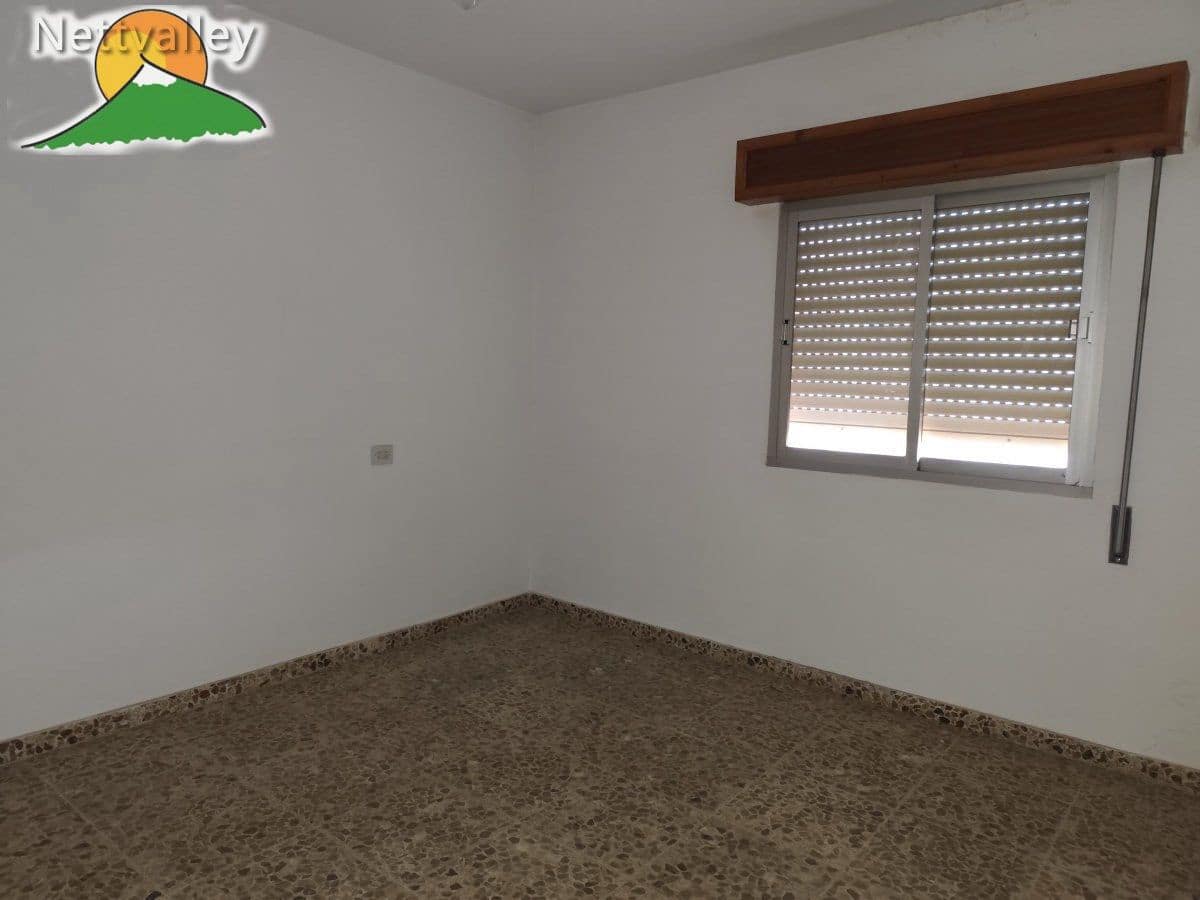 Piso de 3 habitaciones en Dúrcal en venta - 80.000 € (Ref: 9604653)