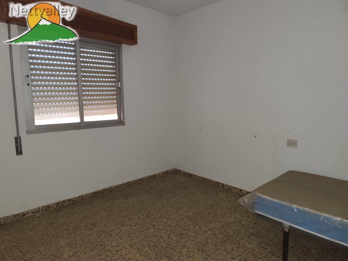 Piso de 3 habitaciones en Dúrcal en venta - 80.000 € (Ref: 9604653)