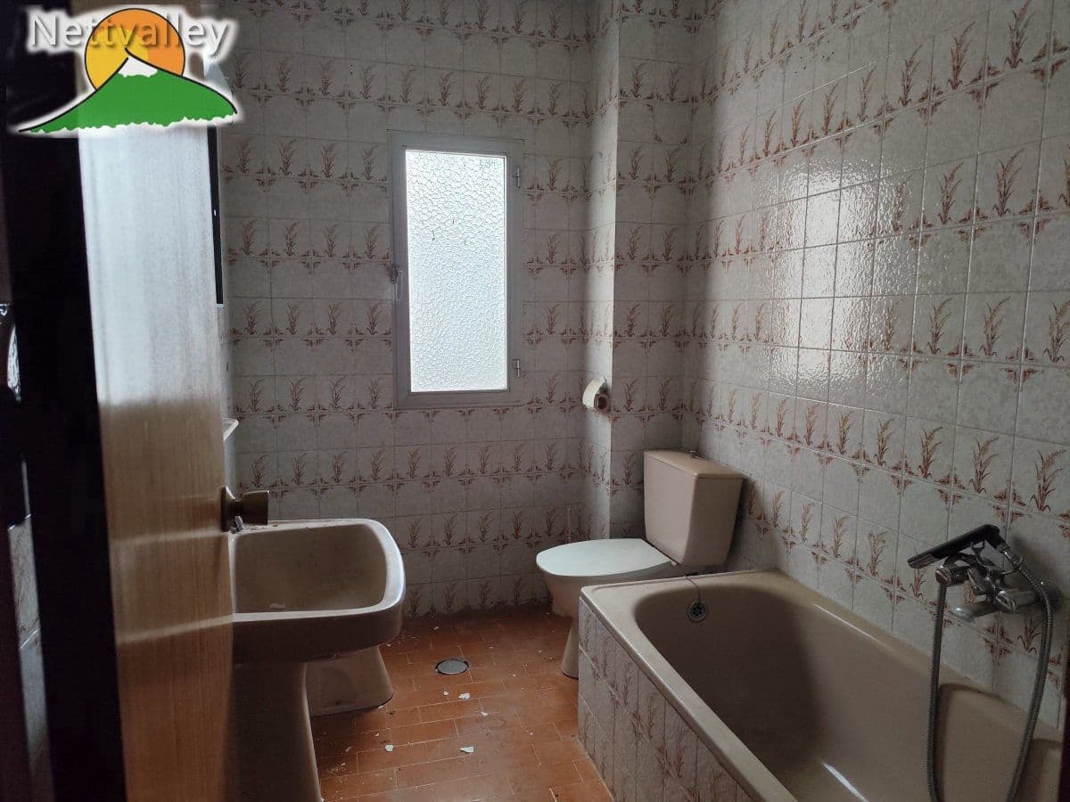 Piso de 3 habitaciones en Dúrcal en venta - 80.000 € (Ref: 9604653)