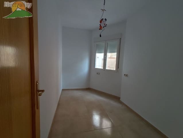 Casa de 9 habitaciones en Dúrcal en venta - 453.200 € (Ref: 9627310)
