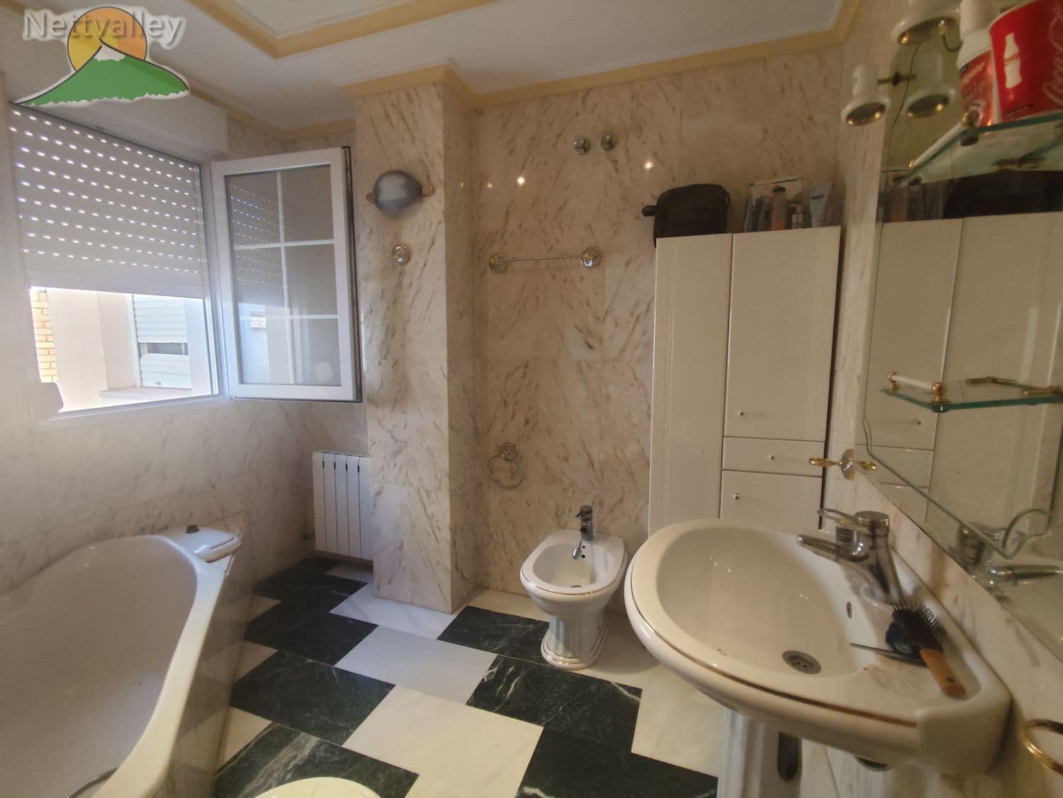 5 soveværelse Byhus til salg i Talara - € 440.000 (Ref: 9627311)