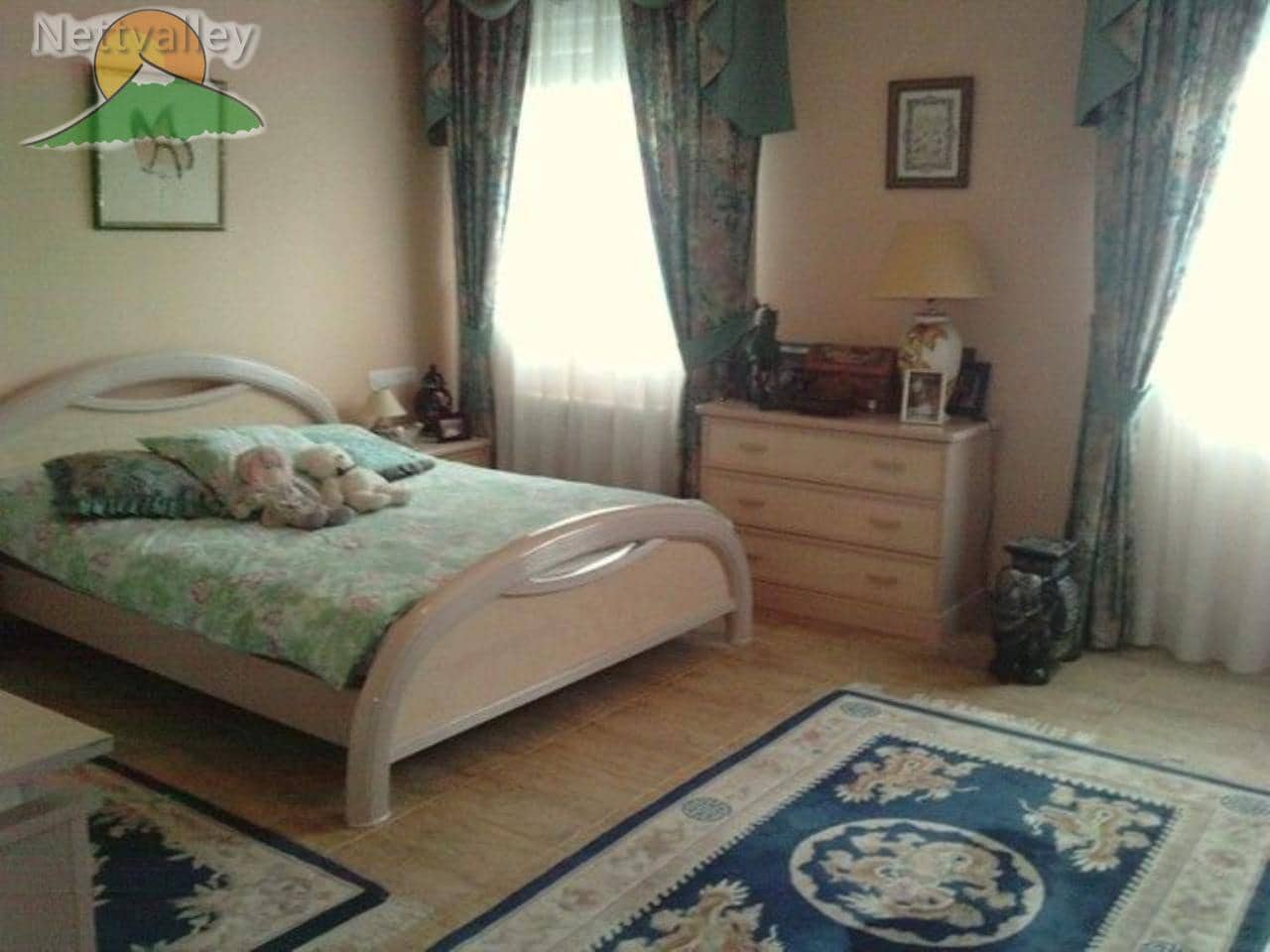 Casa de 5 habitaciones en Gójar en venta - 775.000 € (Ref: 9630540)