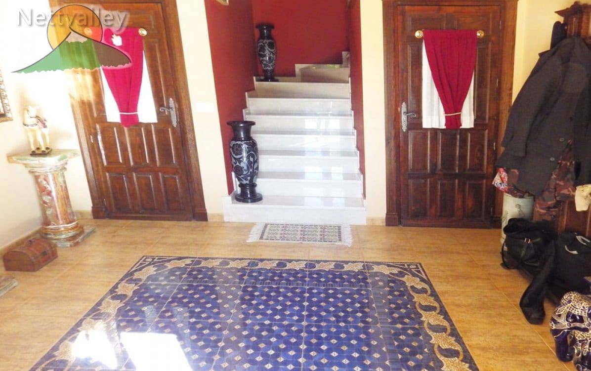 5 bedroom Townhouse for sale in Gojar - € 775,000 (Ref: 9630540)