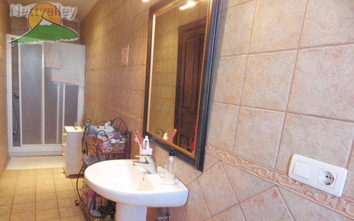 5 bedroom Townhouse for sale in Gojar - € 775,000 (Ref: 9630540)