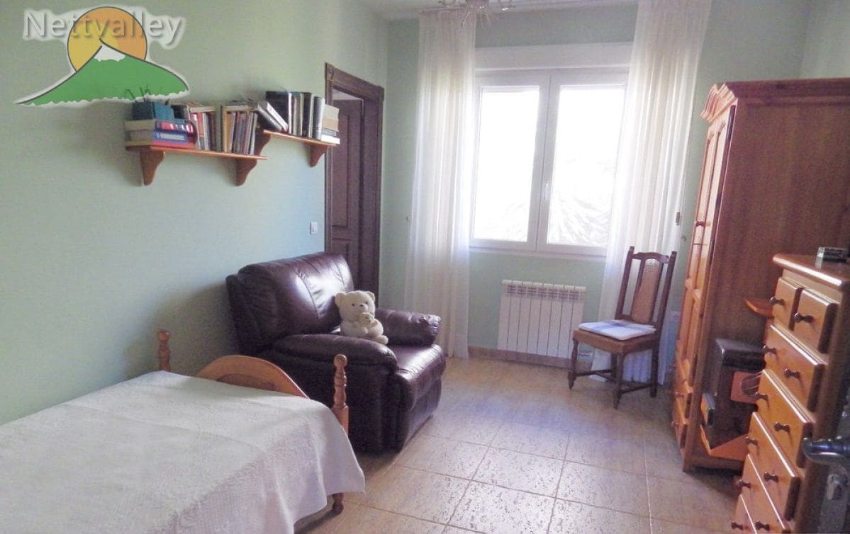 5 bedroom Townhouse for sale in Gojar - € 775,000 (Ref: 9630540)
