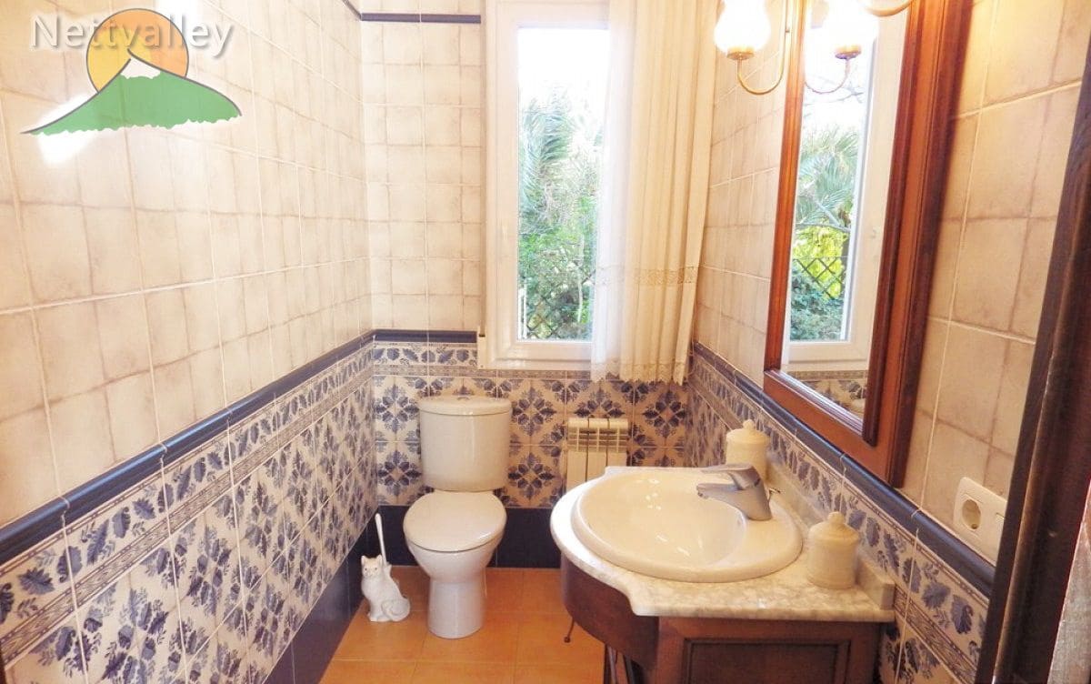 5 bedroom Townhouse for sale in Gojar - € 775,000 (Ref: 9630540)