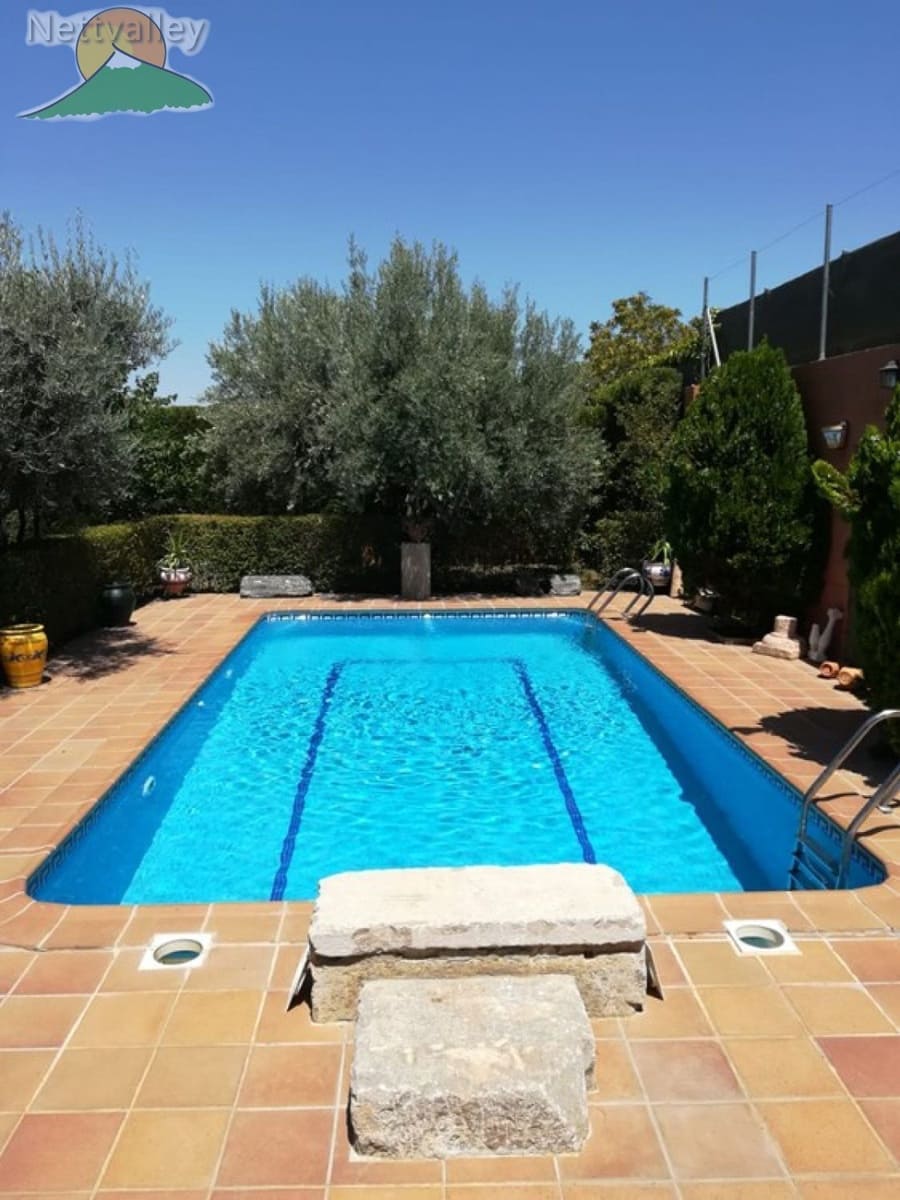 5 bedroom Townhouse for sale in Gojar - € 775,000 (Ref: 9630540)