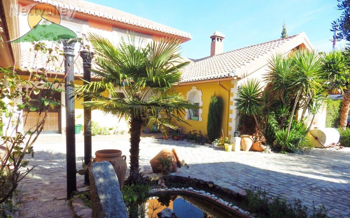 5 bedroom Townhouse for sale in Gojar - € 775,000 (Ref: 9630540)