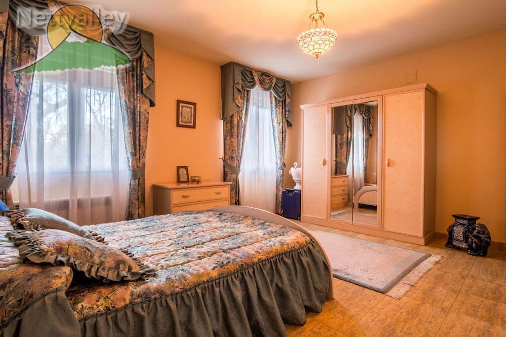 5 soverom Hus til salgs i Gojar - € 750 000 (Ref: 9630540)