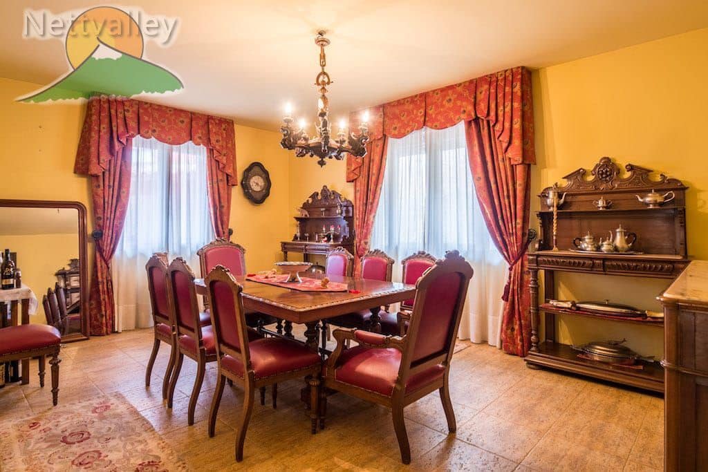 5 soverom Hus til salgs i Gojar - € 750 000 (Ref: 9630540)