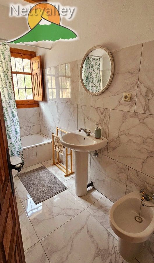 2 bedroom Townhouse for sale in Guajar Faraguit - € 166,400 (Ref: 9701377)