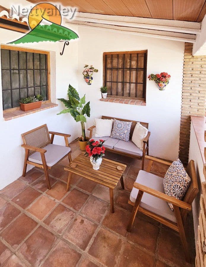 2 bedroom Townhouse for sale in Guajar Faraguit - € 166,400 (Ref: 9701377)