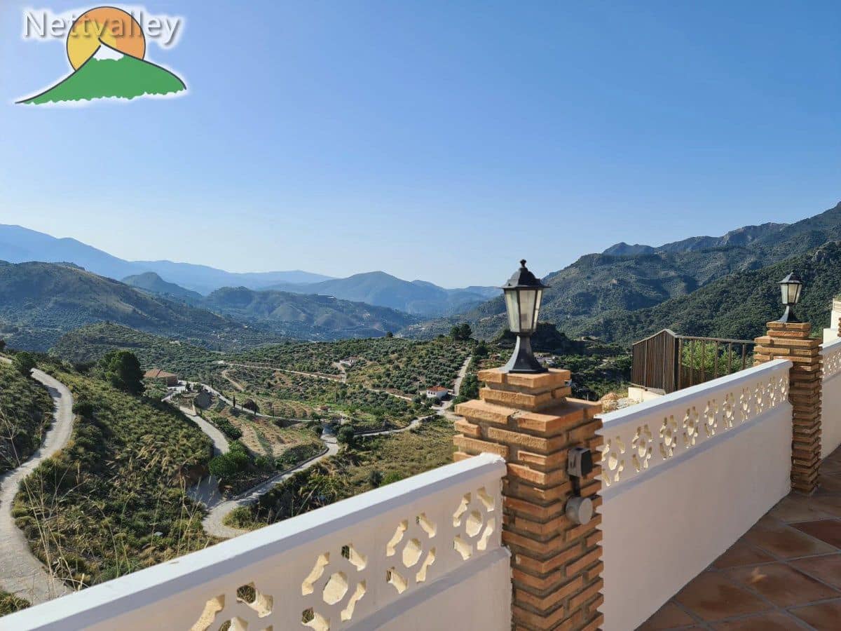 2 bedroom Townhouse for sale in Guajar Faraguit - € 166,400 (Ref: 9701377)