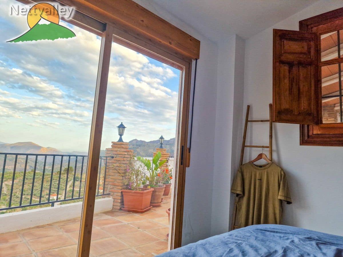 2 bedroom Townhouse for sale in Guajar Faraguit - € 166,400 (Ref: 9701377)