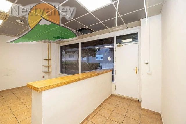 3 bedroom Commercial for rent in Granada city - € 610 (Ref: 9866682)