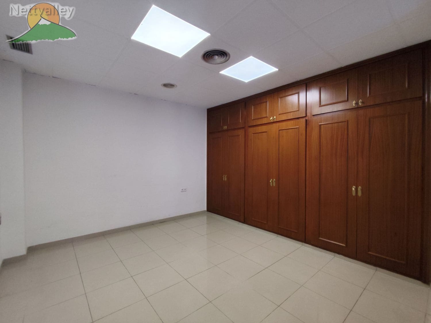 3 bedroom Commercial for rent in Granada city - € 800 (Ref: 9866683)