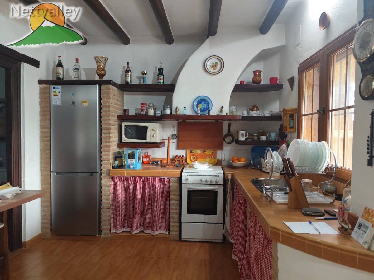 4 Zimmer Haus zu verkaufen in Dilar mit Garage - 375.000 € (Ref: 9899118)