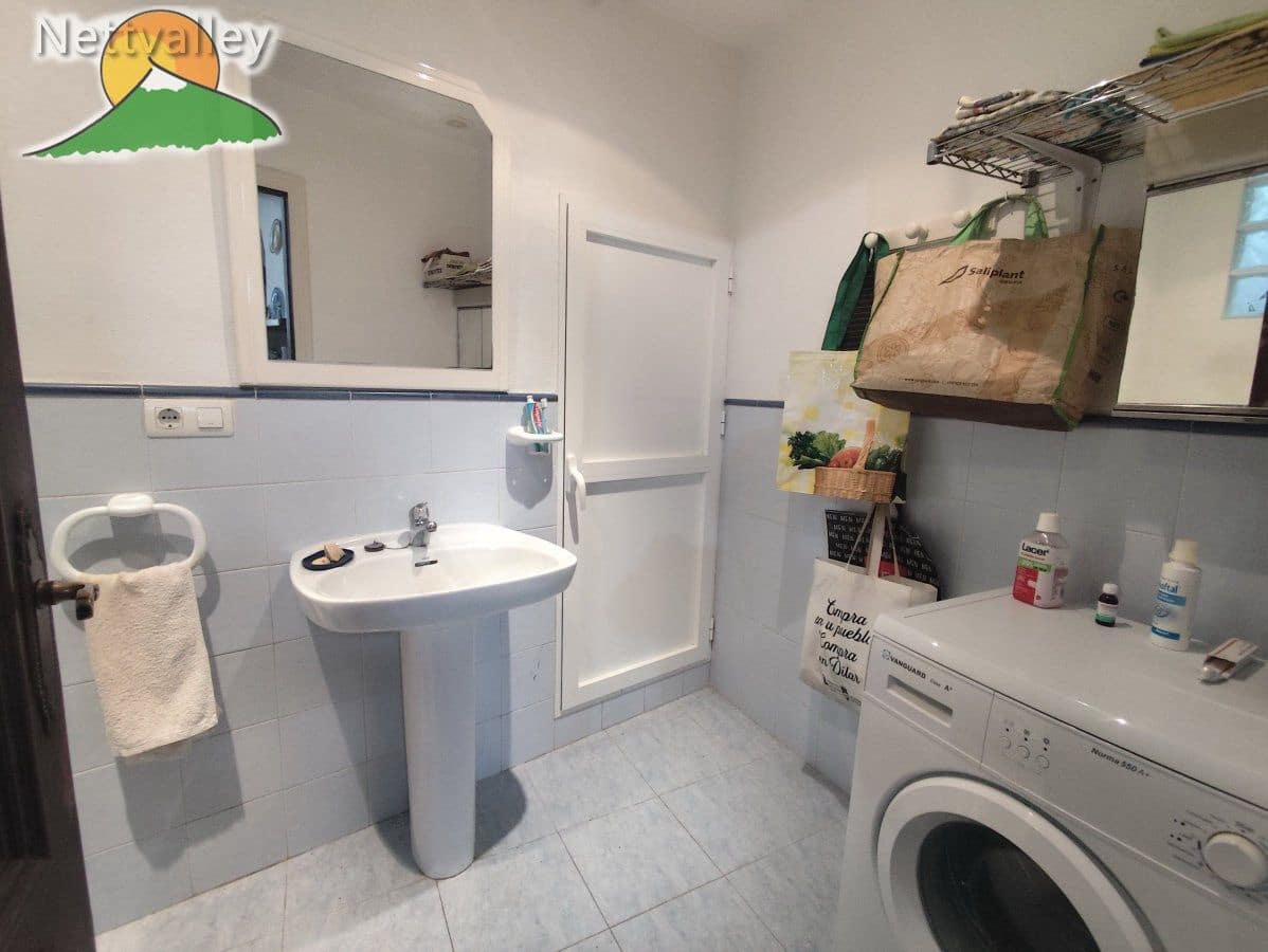 4 Zimmer Haus zu verkaufen in Dilar mit Garage - 375.000 € (Ref: 9899118)