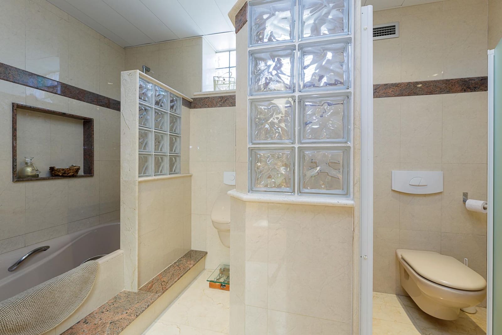 5 soveværelse Villa til salg i Es Garrovers med swimmingpool - € 1.295.000 (Ref: 8349074)