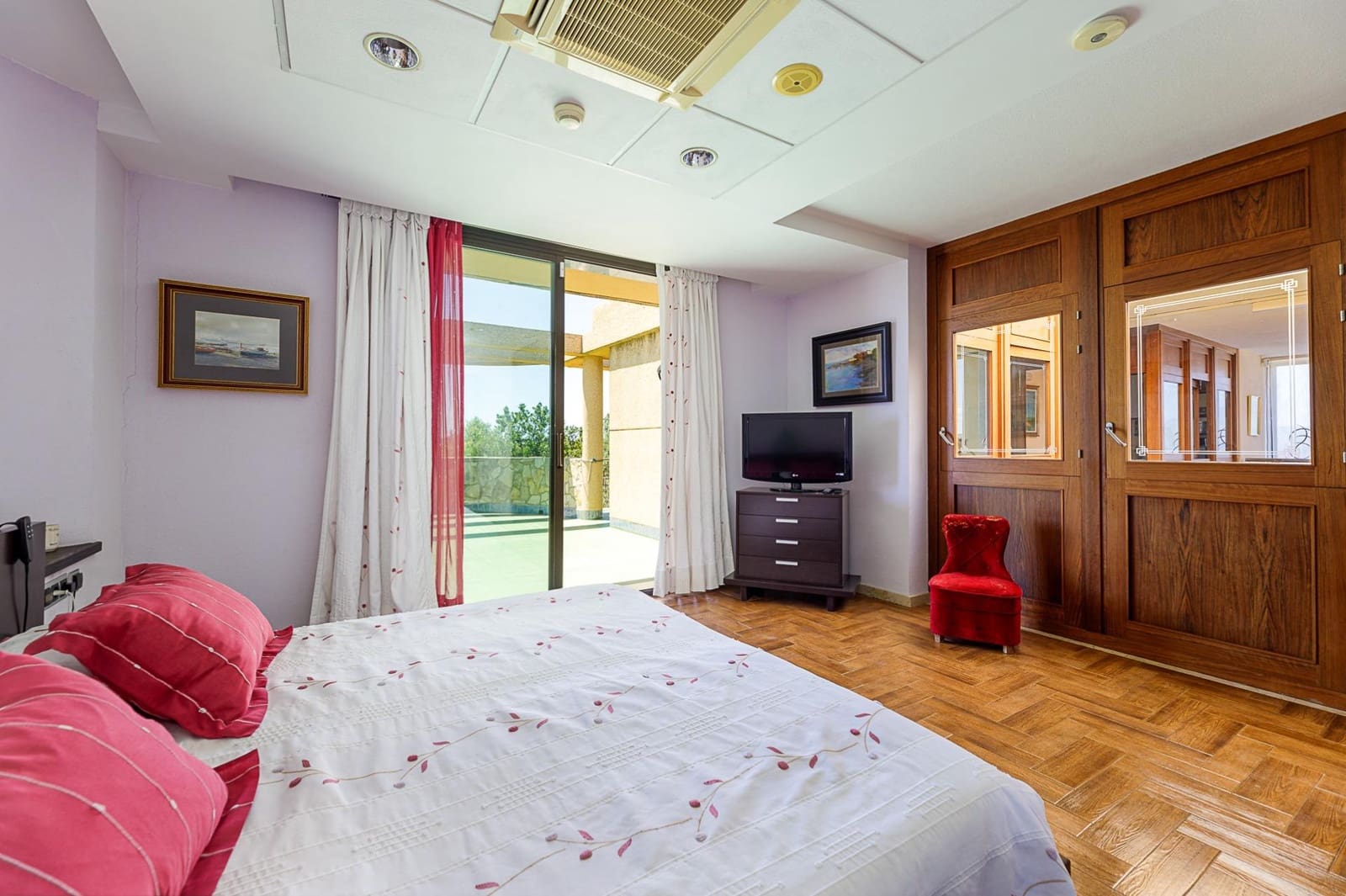 5 soveværelse Villa til salg i Es Garrovers med swimmingpool - € 1.295.000 (Ref: 8349074)