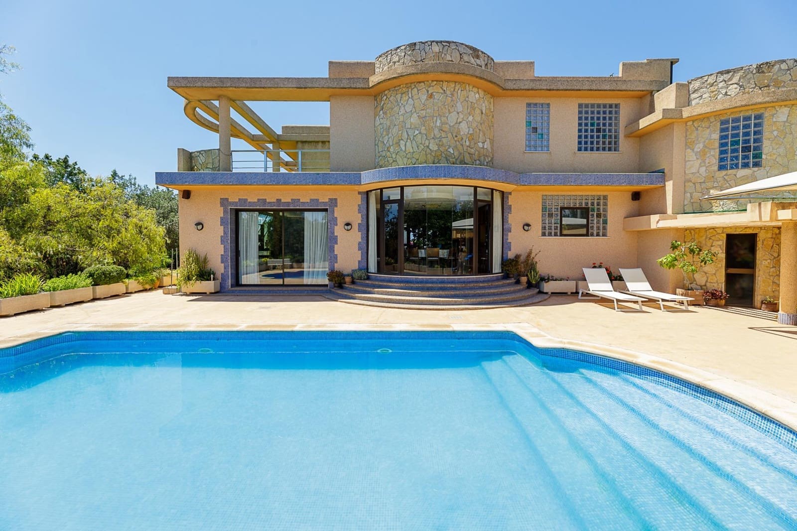 5 soveværelse Villa til salg i Es Garrovers med swimmingpool - € 1.295.000 (Ref: 8349074)