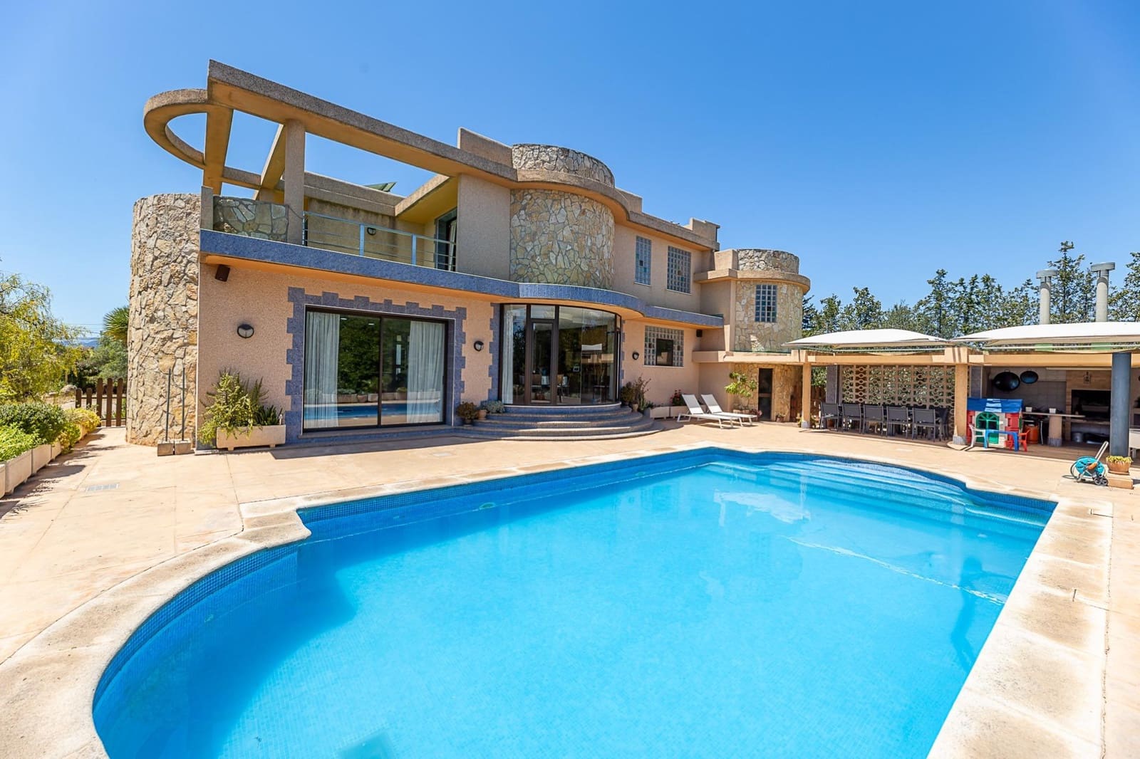 5 soveværelse Villa til salg i Es Garrovers med swimmingpool - € 1.295.000 (Ref: 8349074)