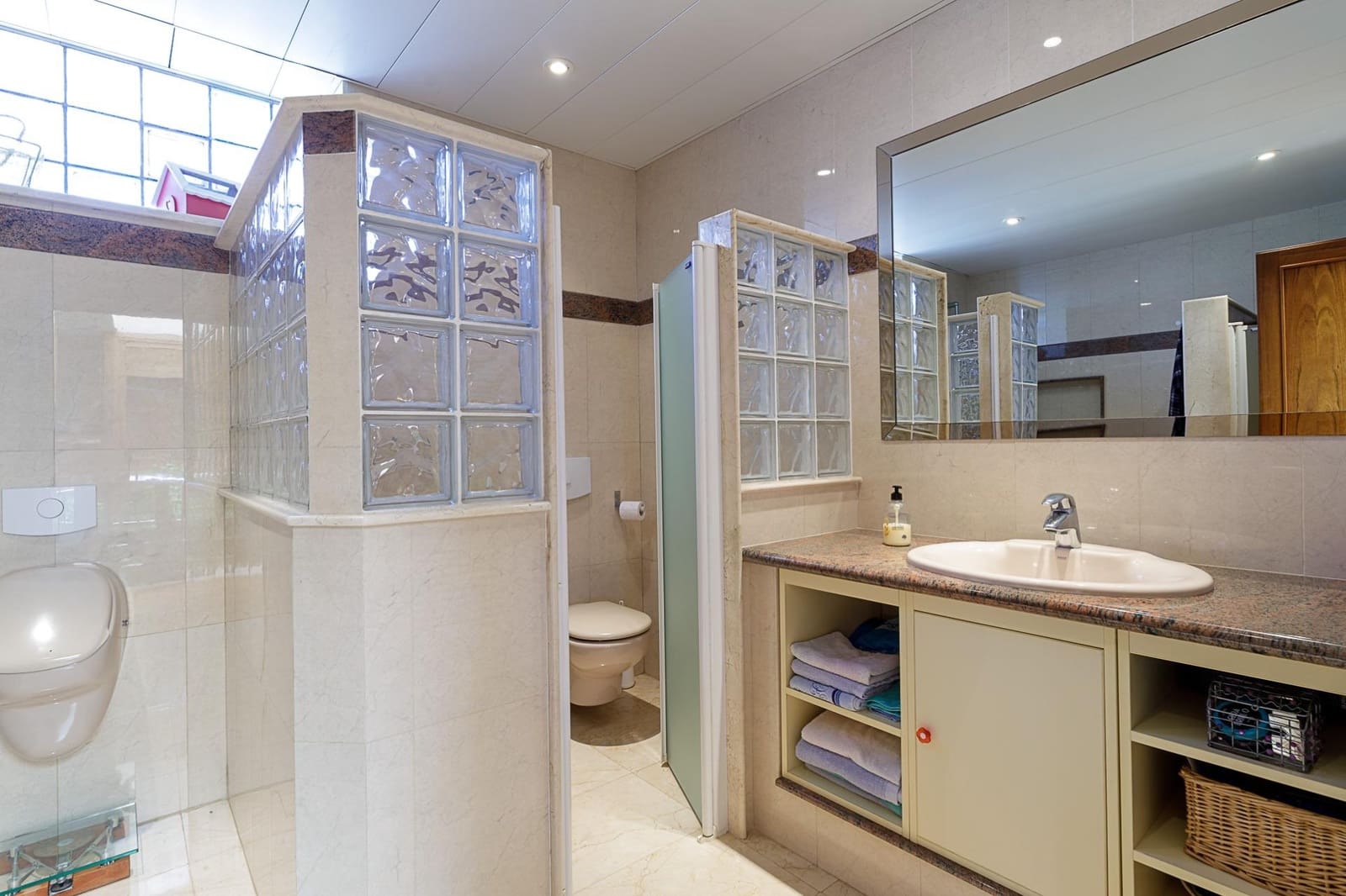 5 soveværelse Villa til salg i Es Garrovers med swimmingpool - € 1.295.000 (Ref: 8349074)