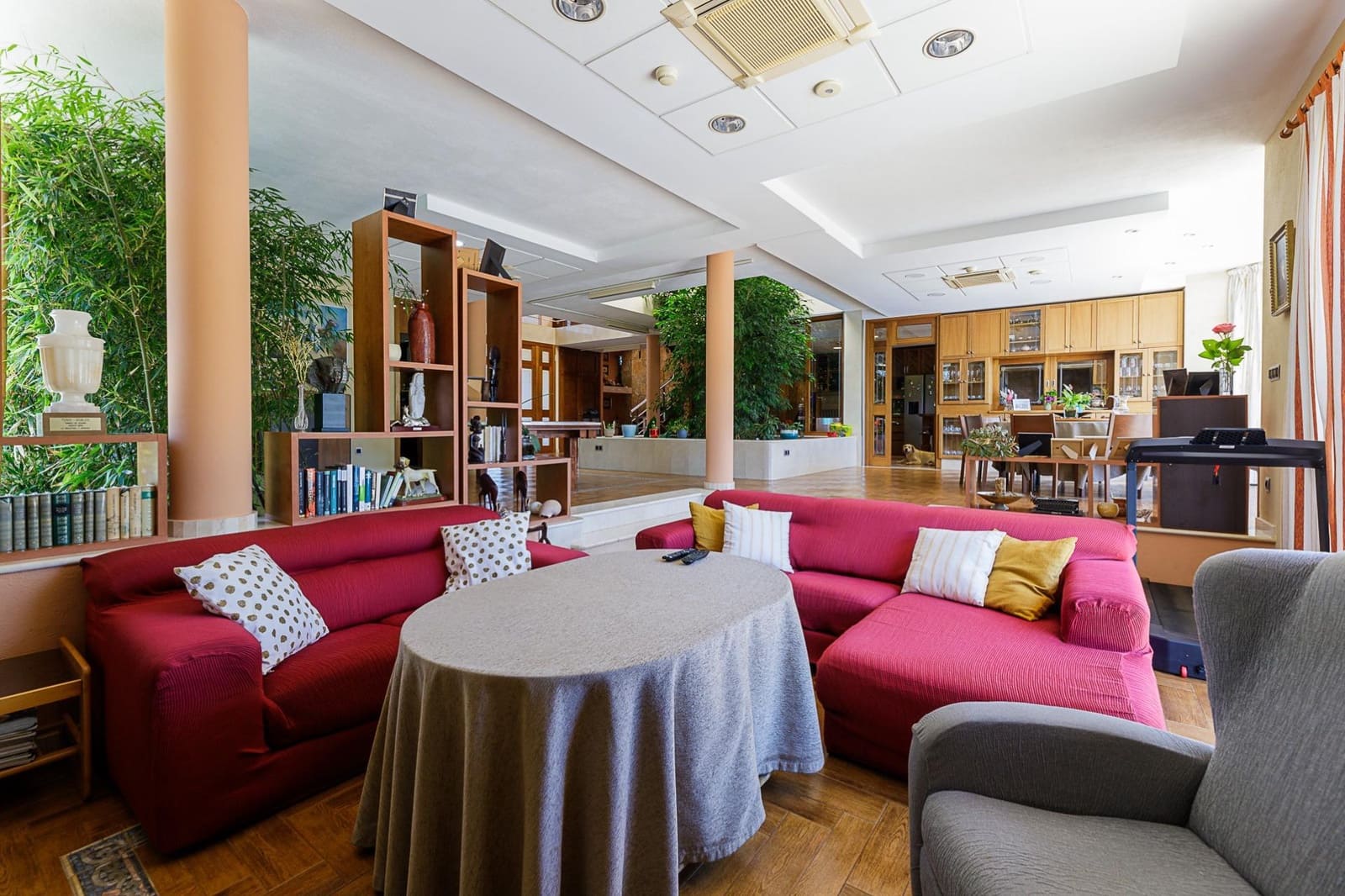 5 soveværelse Villa til salg i Es Garrovers med swimmingpool - € 1.295.000 (Ref: 8349074)