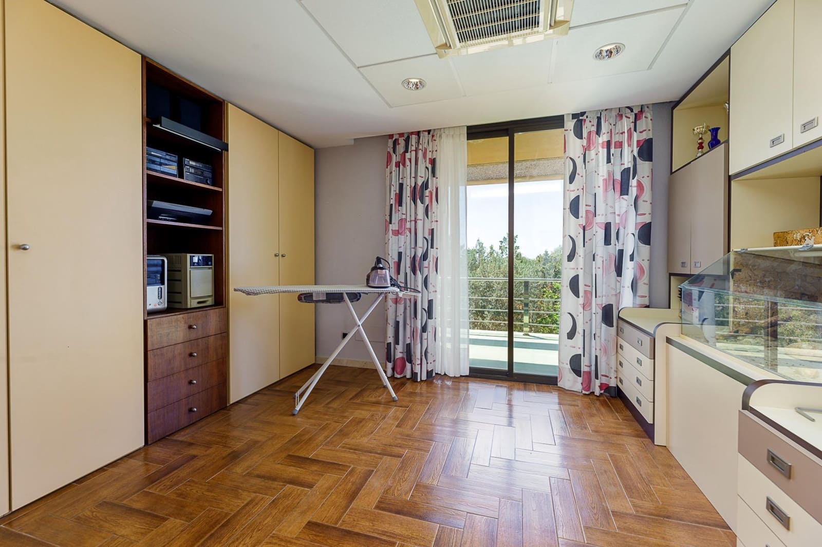 5 soveværelse Villa til salg i Es Garrovers med swimmingpool - € 1.295.000 (Ref: 8349074)