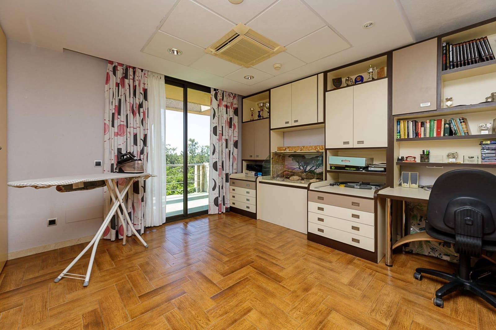 5 soveværelse Villa til salg i Es Garrovers med swimmingpool - € 1.295.000 (Ref: 8349074)