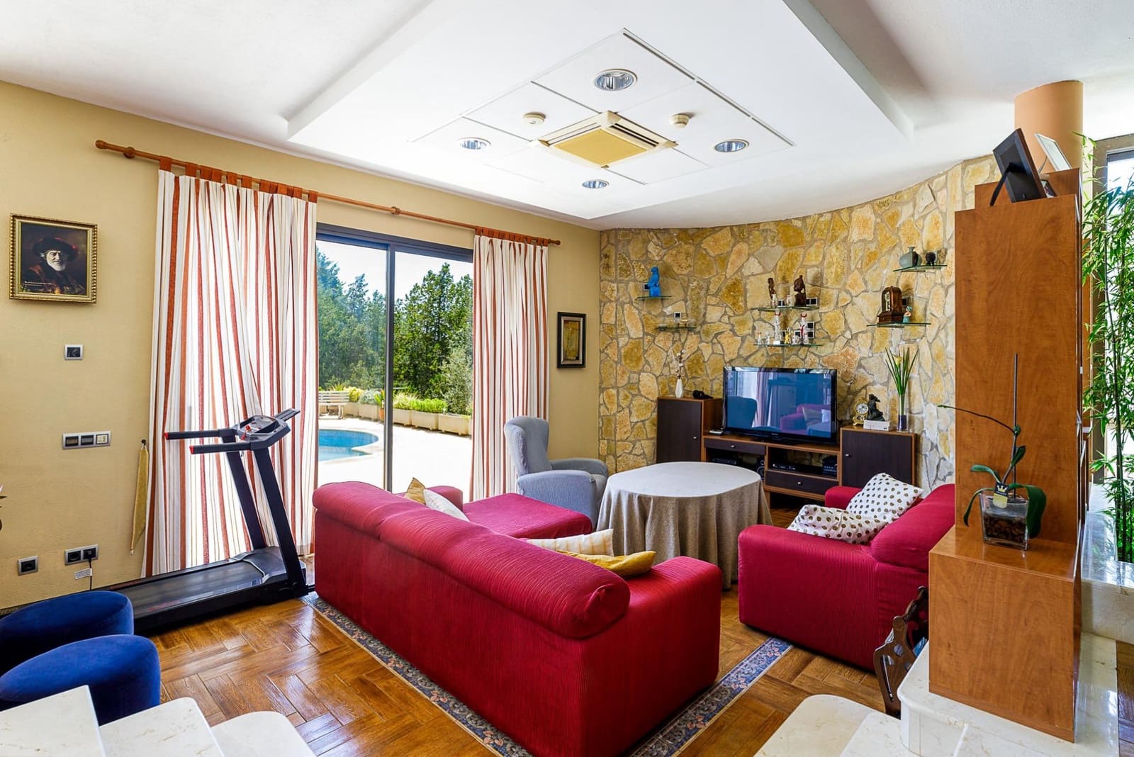 5 soveværelse Villa til salg i Es Garrovers med swimmingpool - € 1.295.000 (Ref: 8349074)