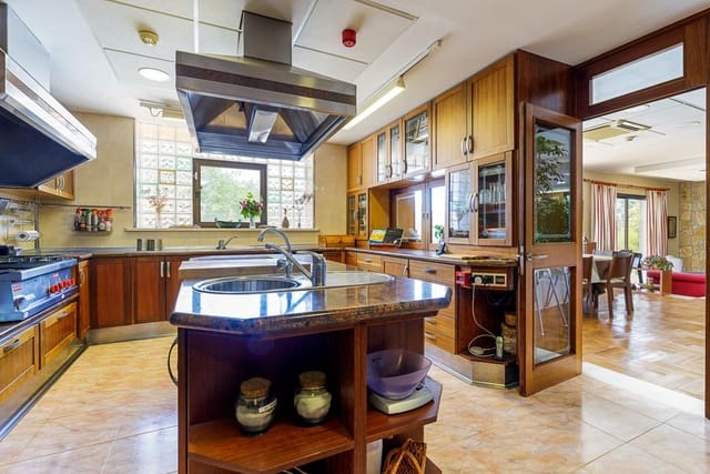 5 soveværelse Villa til salg i Es Garrovers, Marratxí med swimmingpool - € 1.295.000 (Ref: 8349074)