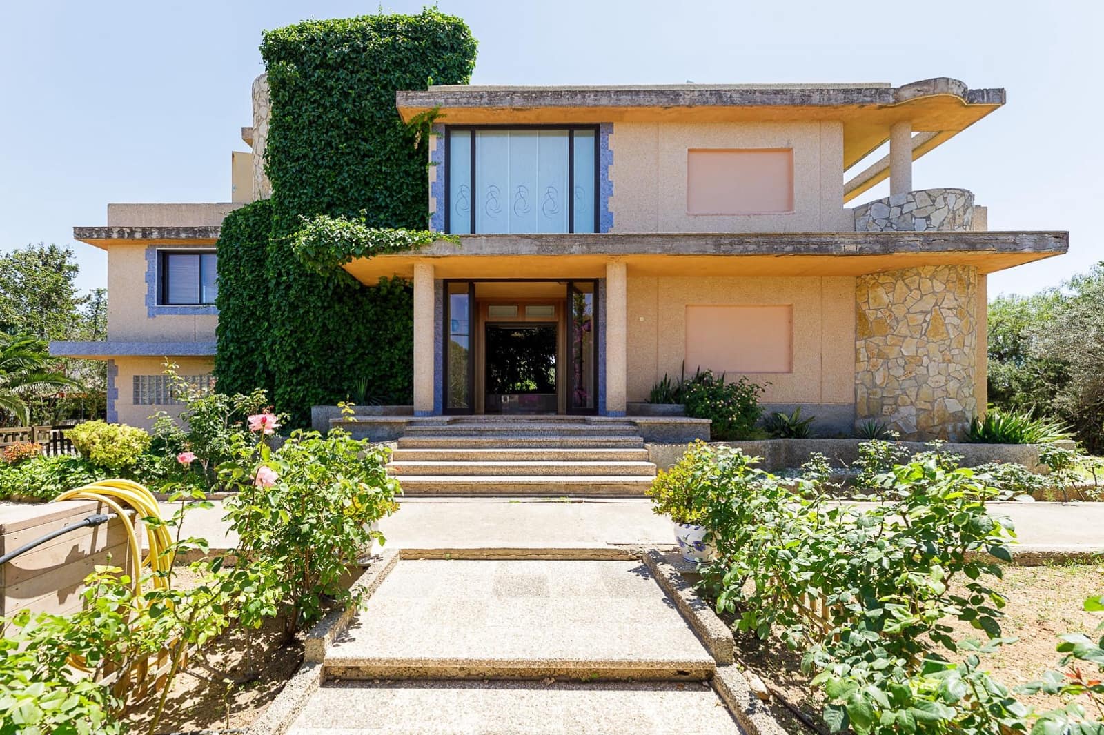 5 soveværelse Villa til salg i Es Garrovers med swimmingpool - € 1.295.000 (Ref: 8349074)